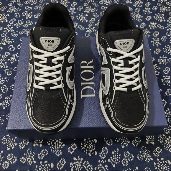 DIOR B30 Black&White Sneakers - Picture 3 of 10